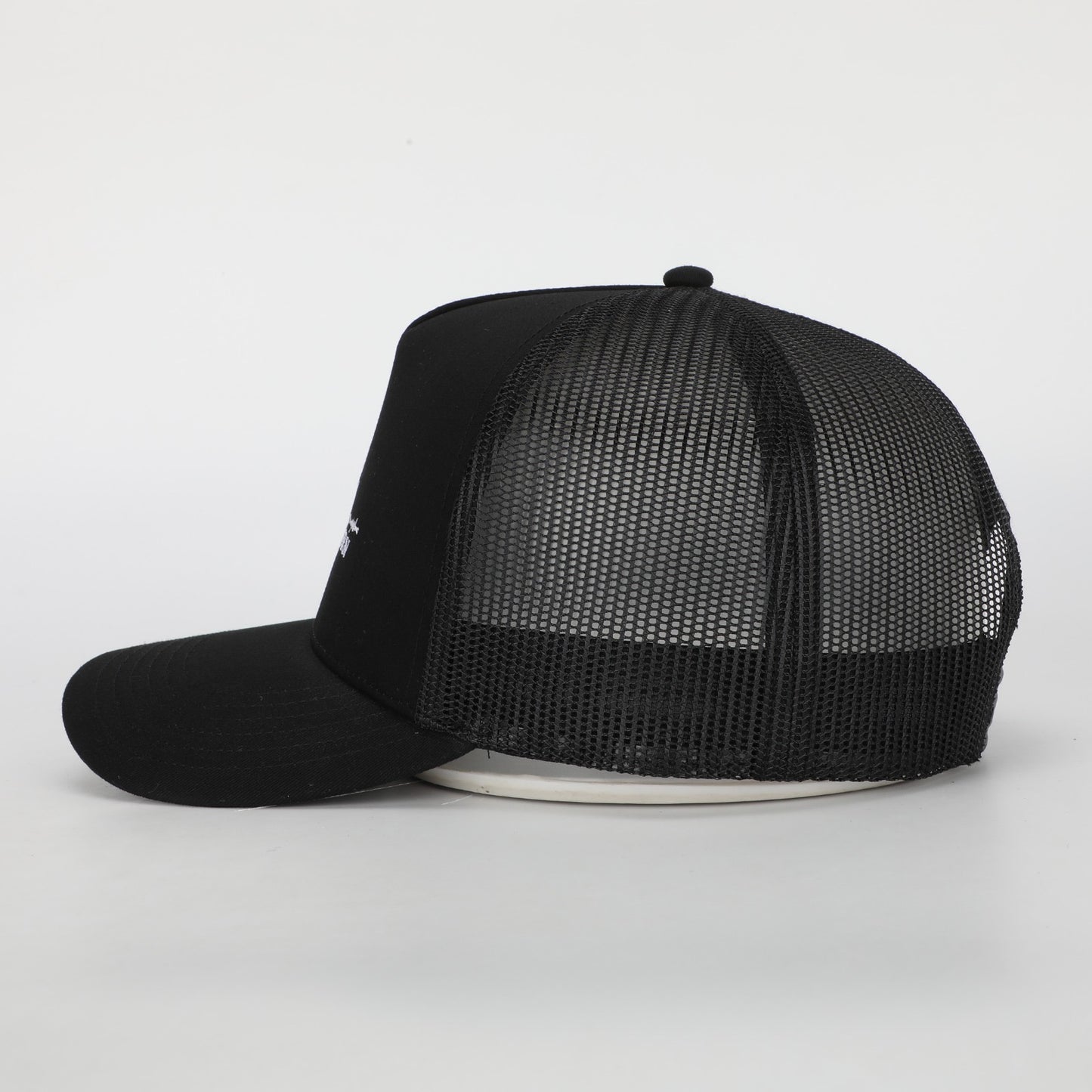 The Classic Trucker - Black