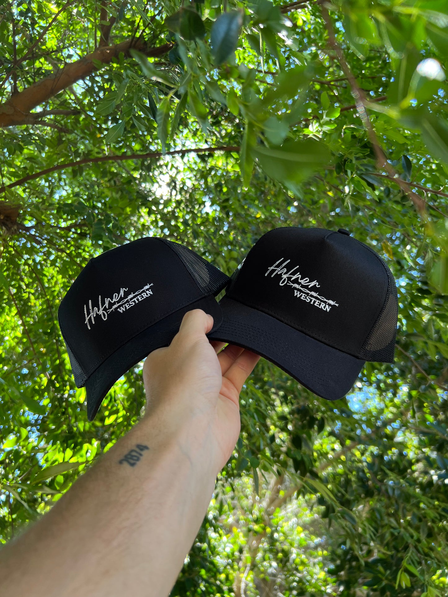 The Classic Trucker - Black